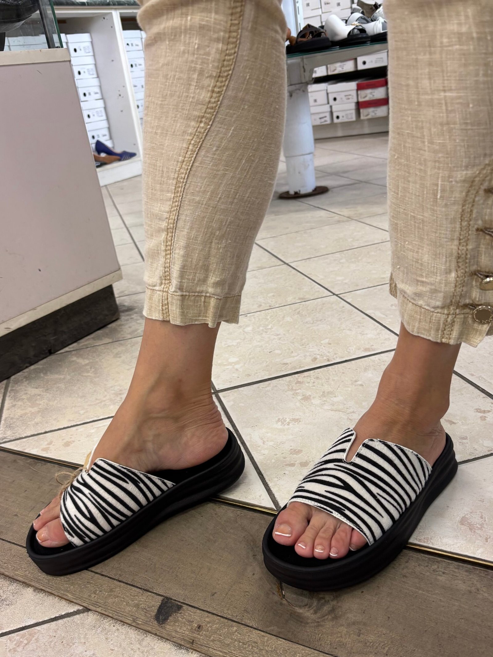magellancipo Tutto Bene W0375 zebra promóciós papucs