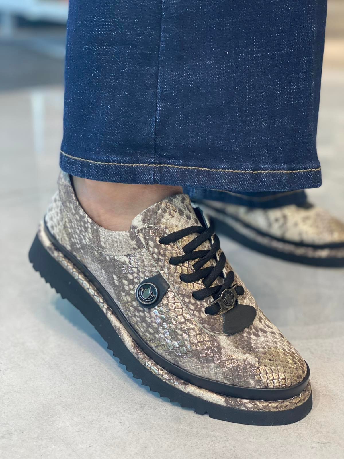 magellancipo Tutto Bene 100.1062V arany sneaker